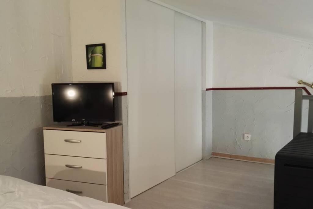 Studio Mezzanine En Residence Avec Piscine Au Village Ле Баркарес Экстерьер фото